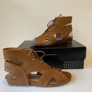 DV Dolce Vita Wylla Lace-up Wedge sandals Size 7